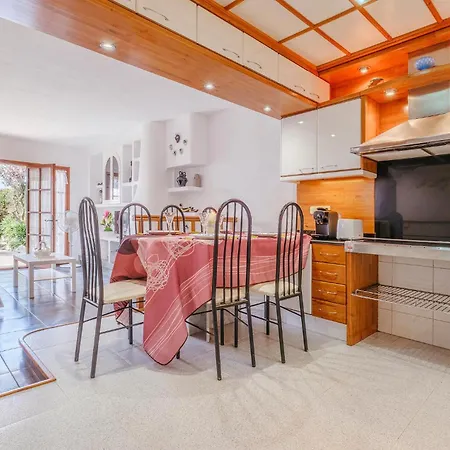 Awesome Home In Tossa De Mar With Wifi Prázdninový dům *